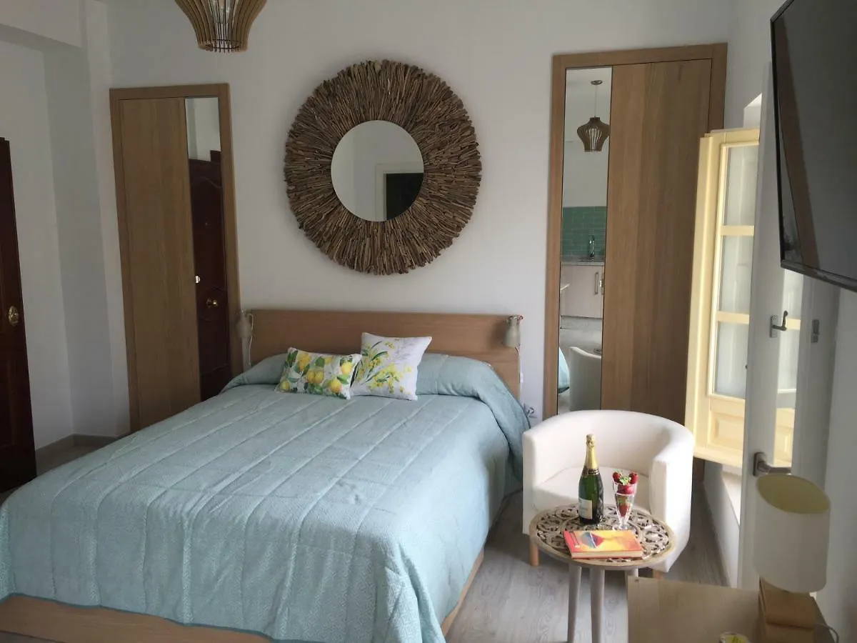 Natura Suite Málaga 0*,